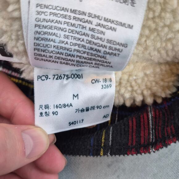 Levi’s Woman's Cropped Red Plaid Corduroy Trucker Jacket Sz M Sherpa Lined - Picture 9 of 9